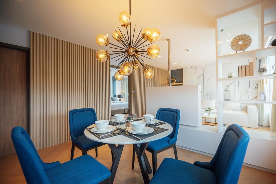 Kitchen or kitchenette, Dining area, minibar, washing machine