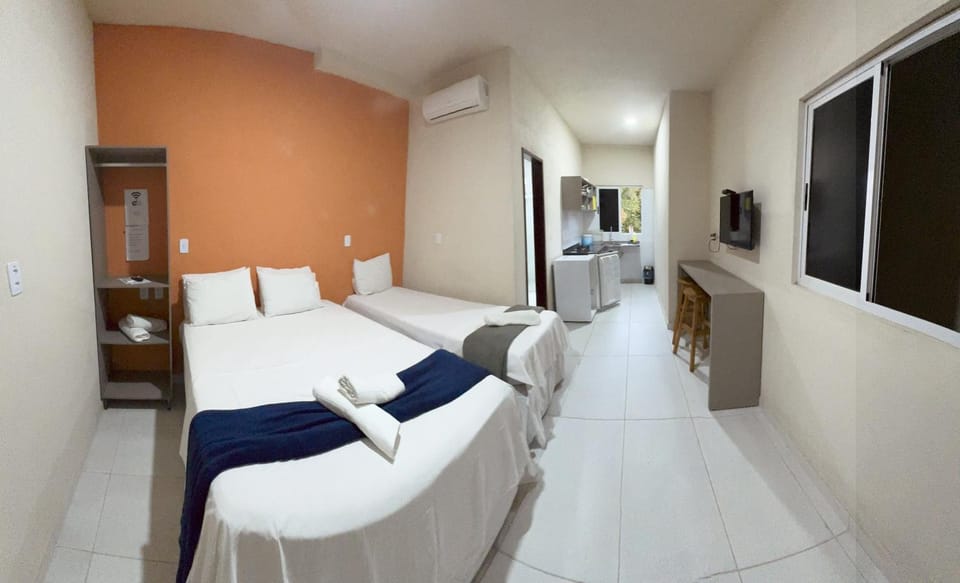 Bed, TV and multimedia, Photo of the whole room, Bedroom, air conditioner