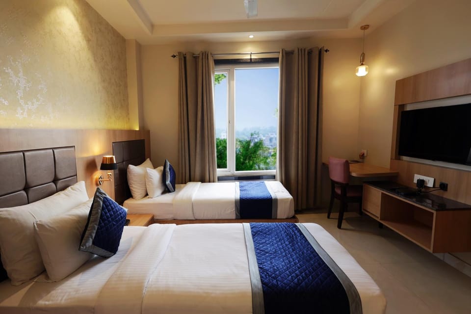 The Elegance Hotel Hotel in Varanasi