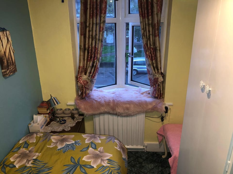 House 220 Bed and Breakfast in London