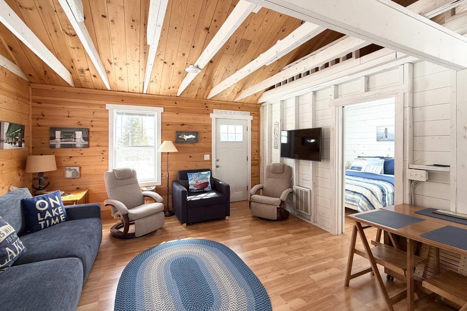 Cozy Cedarville Cottage - Walk to Lake Huron! House in Michigan