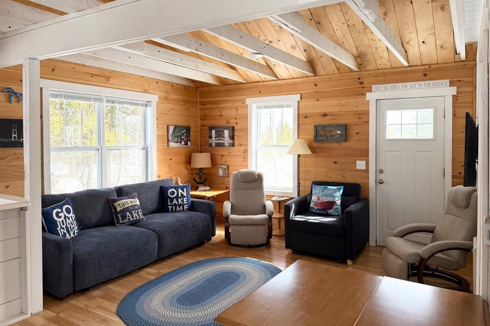 Cozy Cedarville Cottage - Walk to Lake Huron! House in Michigan