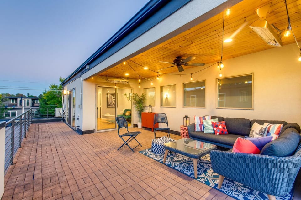 Heated Rooftop Deck & Mtn Views: Denver Retreat House in Englewood