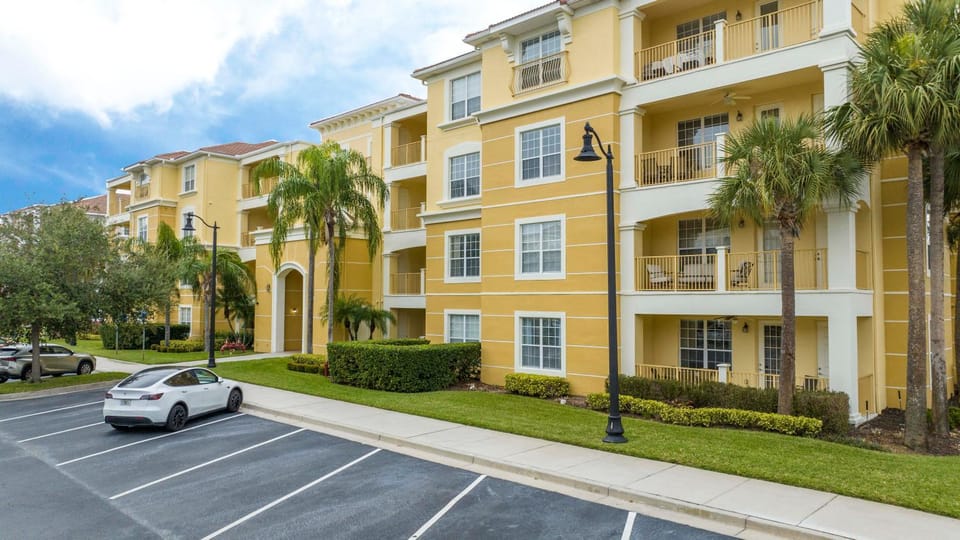 Renovated 4Br Condo 5min Conv Center House in Orlando