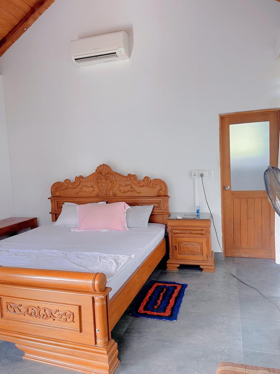 Bedroom, air conditioner