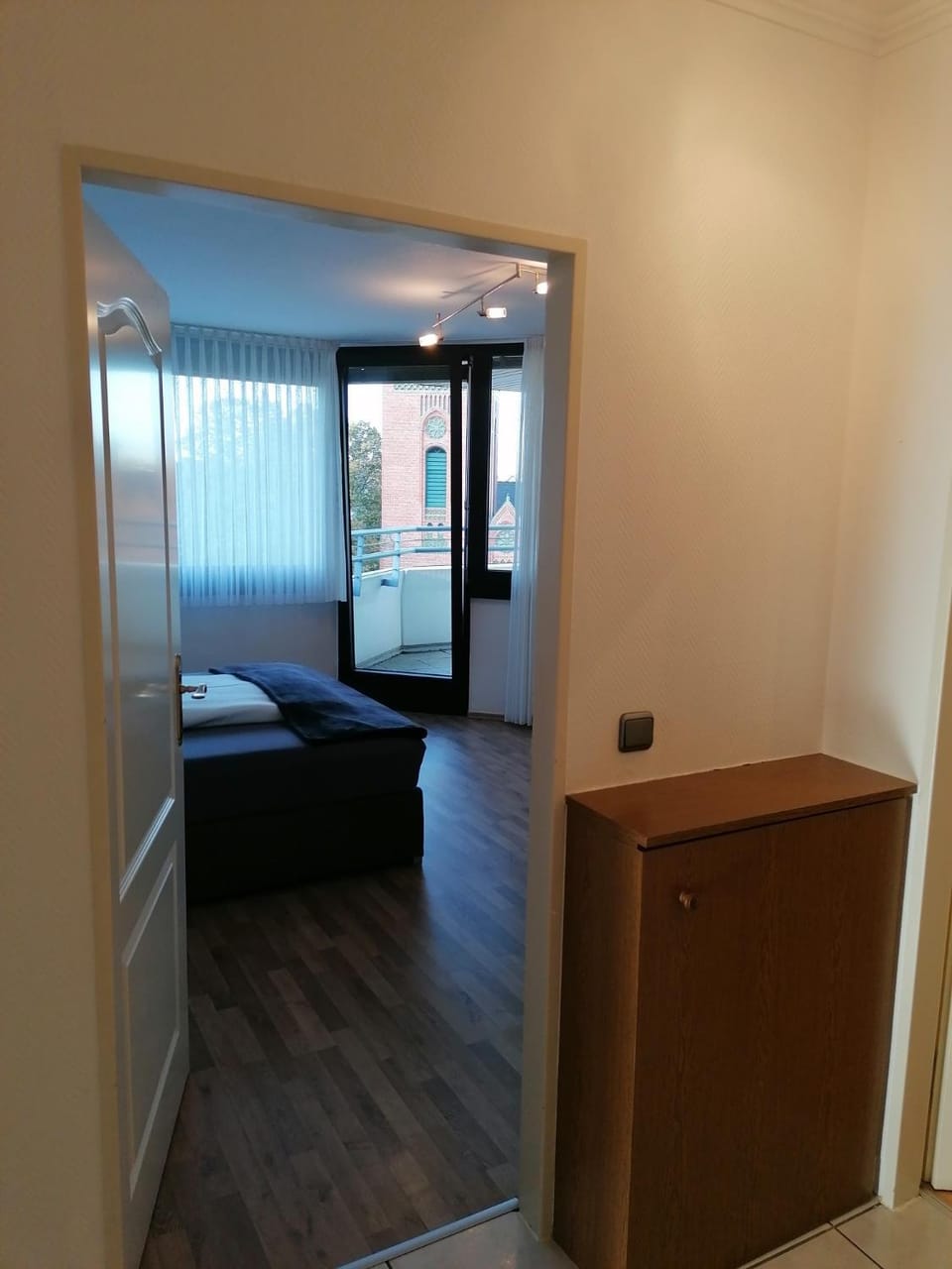 Facade/entrance, Photo of the whole room