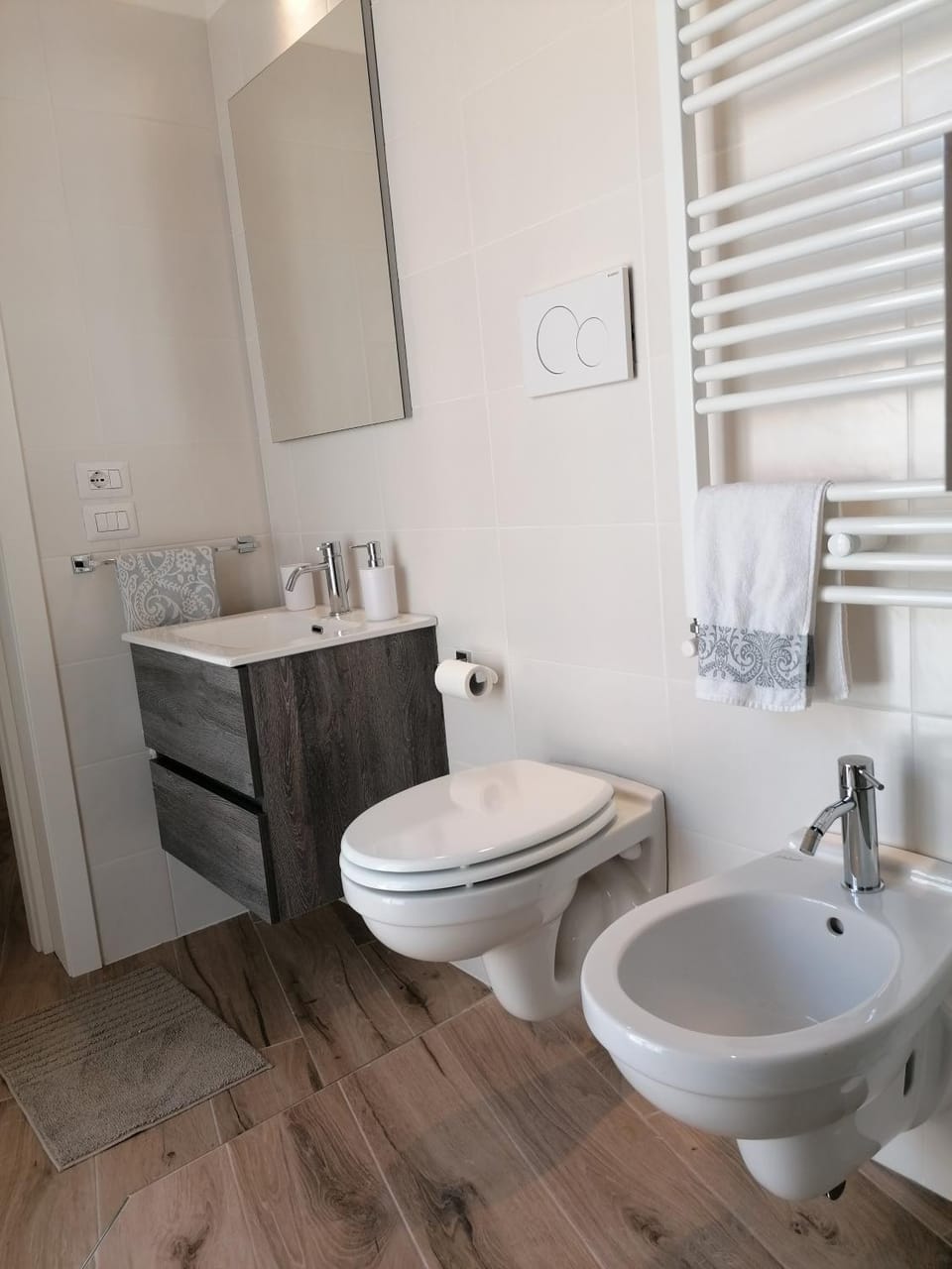 Toilet, Bathroom