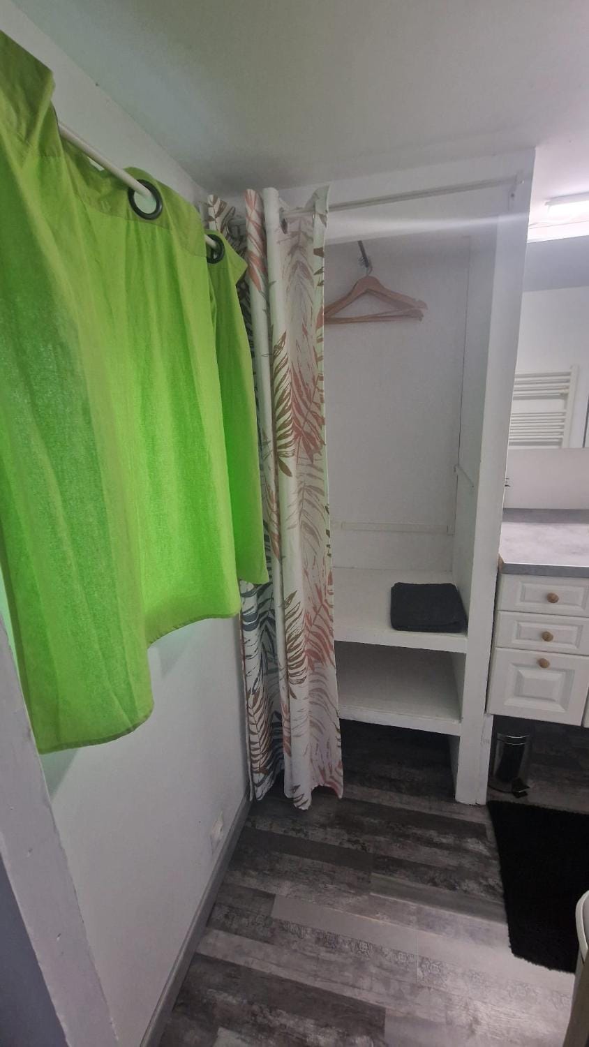 Studio Marmotte, quartier marais, terrasse en rez de jardin, matelas confort Apartment in Bourges