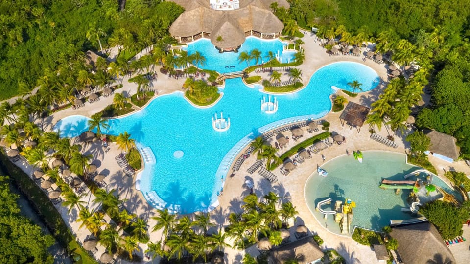 Pool view, Swimming pool