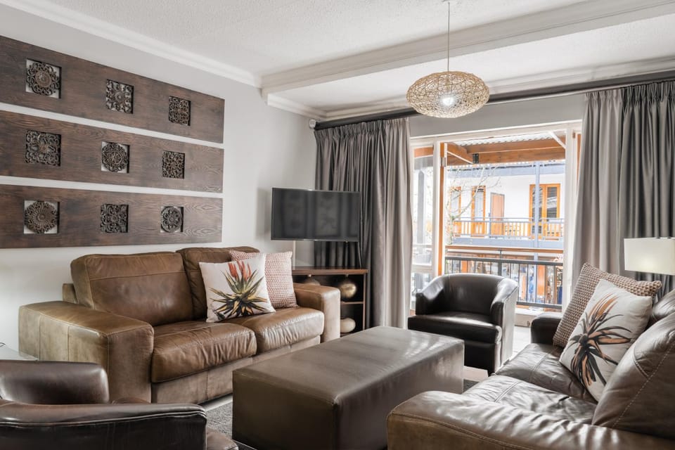 Communal lounge/ TV room, TV and multimedia, Evening entertainment