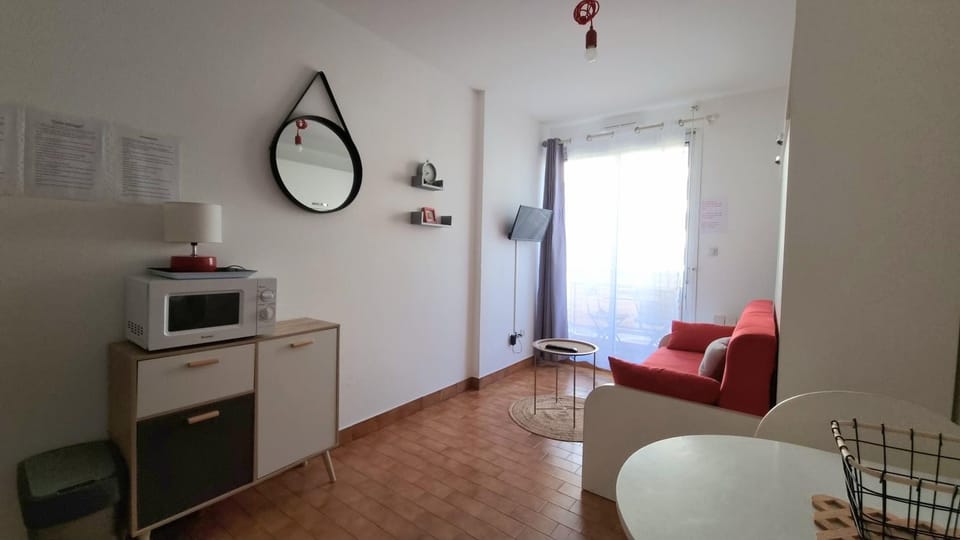 Studio Cozy en Bord de Plage avec Vue Mer et Wifi Apartment in Canet-en-Roussillon