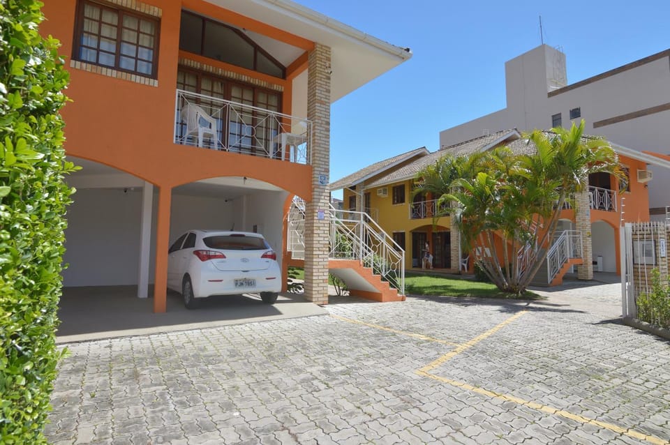 3 Farol Norte a duas quadras Mar, Com piscina Apartment in Florianopolis