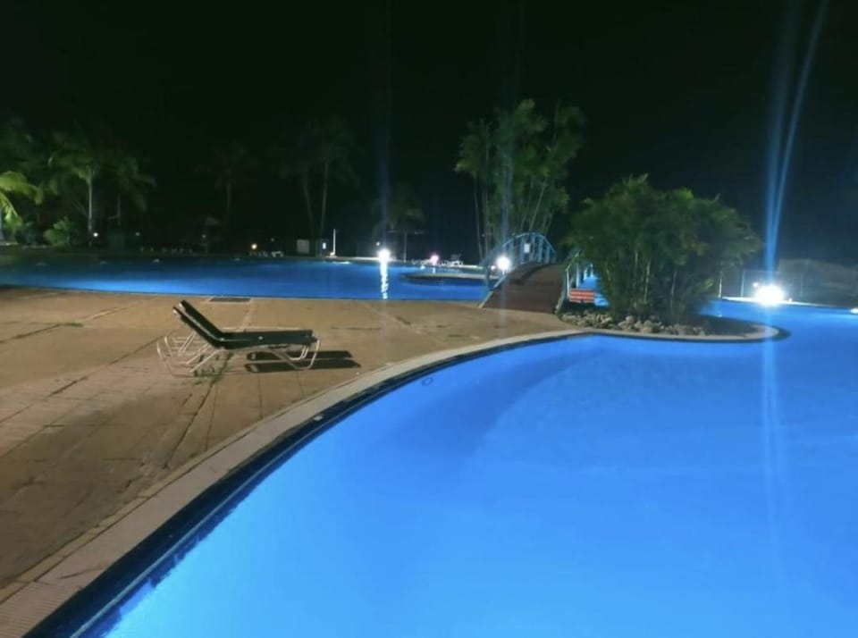 Swimming pool, sunbed