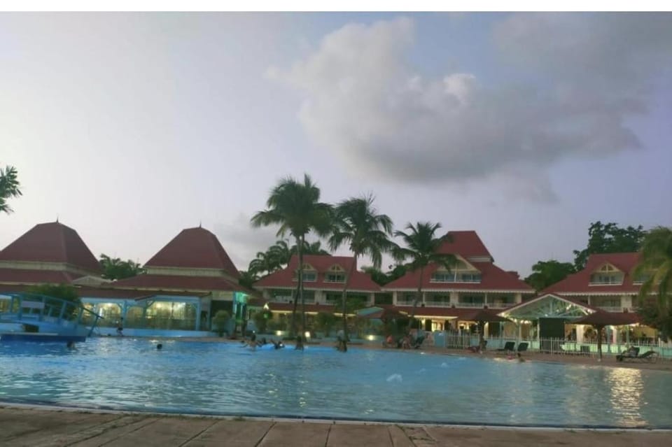 Swimming pool