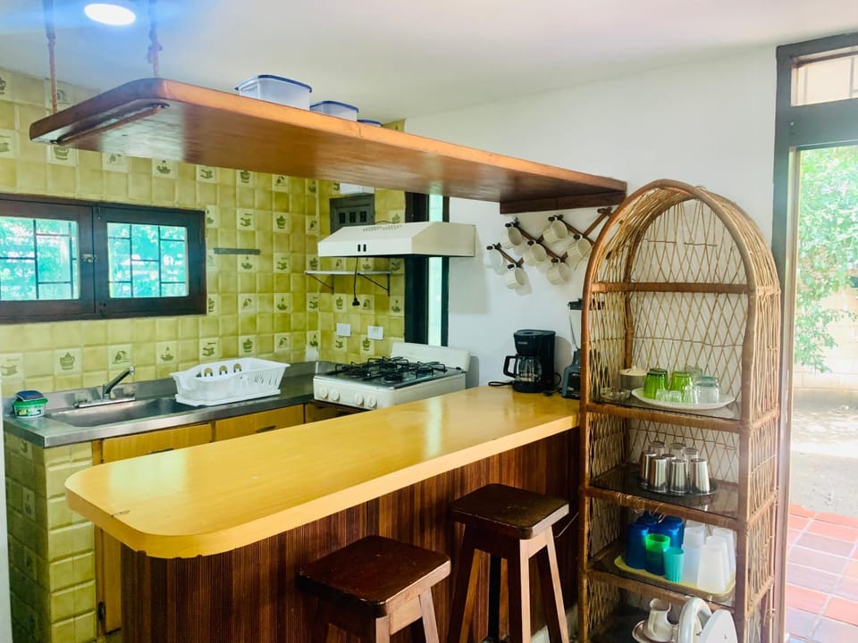 Kitchen or kitchenette, Dining area, stove