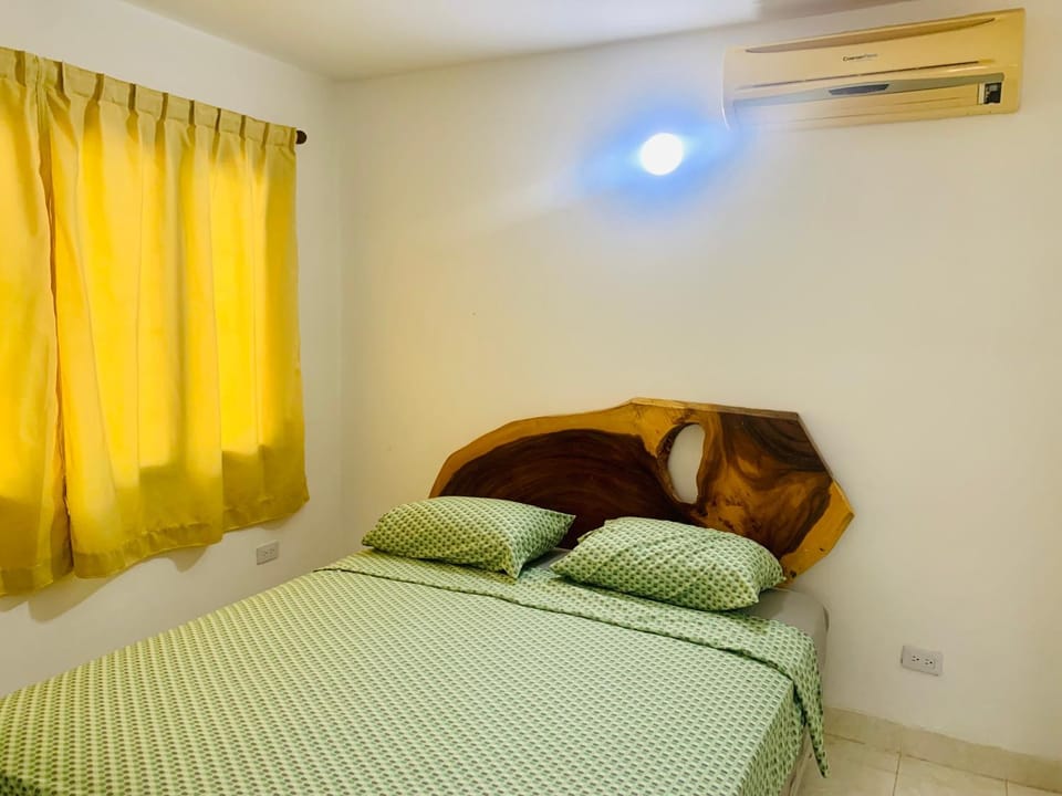 Bed, Photo of the whole room, Bedroom, air conditioner