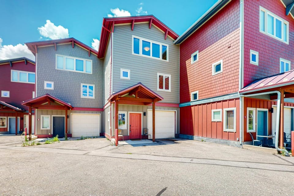 WinterStar E-2 Apartment in Fraser