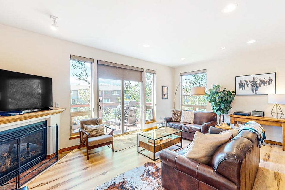 WinterStar E-2 Apartment in Fraser