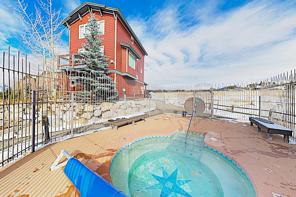 WinterStar E-2 Apartment in Fraser
