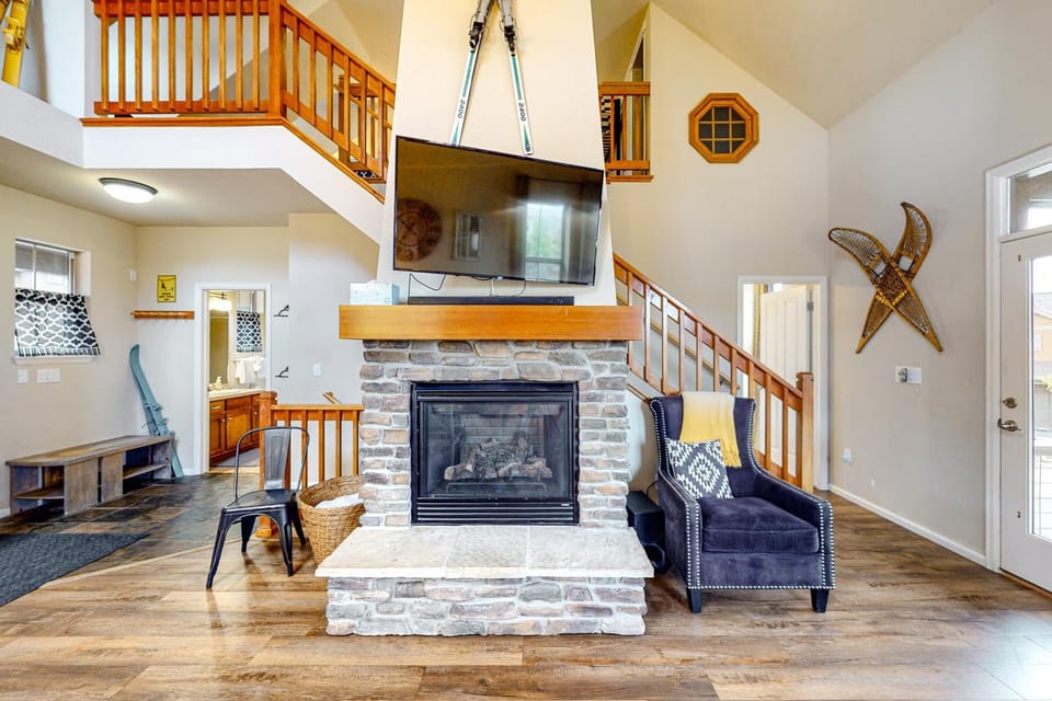 Summit Point Place House in Granby