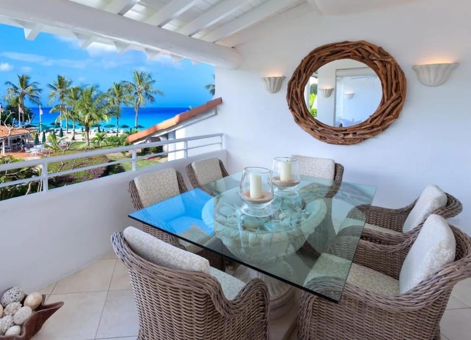 Patio, Dining area