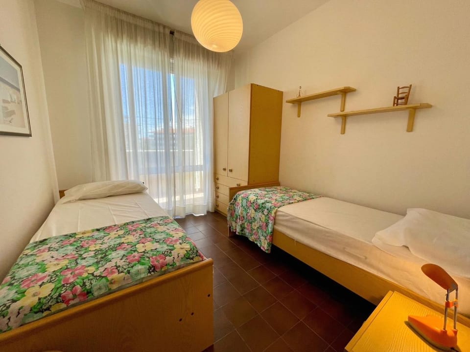 Bed, Decorative detail, Bedroom