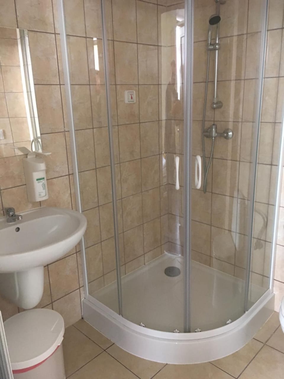 Shower, Toilet