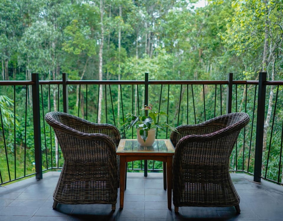 View (from property/room), Balcony/Terrace, Garden view