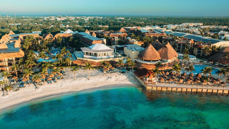 Property building, Bird's eye view, Beach
