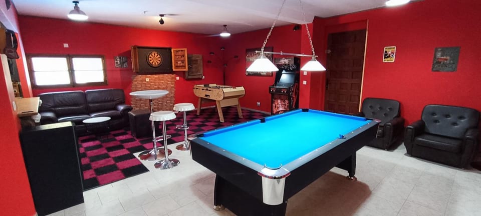 Billiard, Lounge or bar
