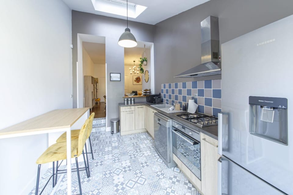 Le Garden - Wifi - Jardin - Gare Apartment in Laval