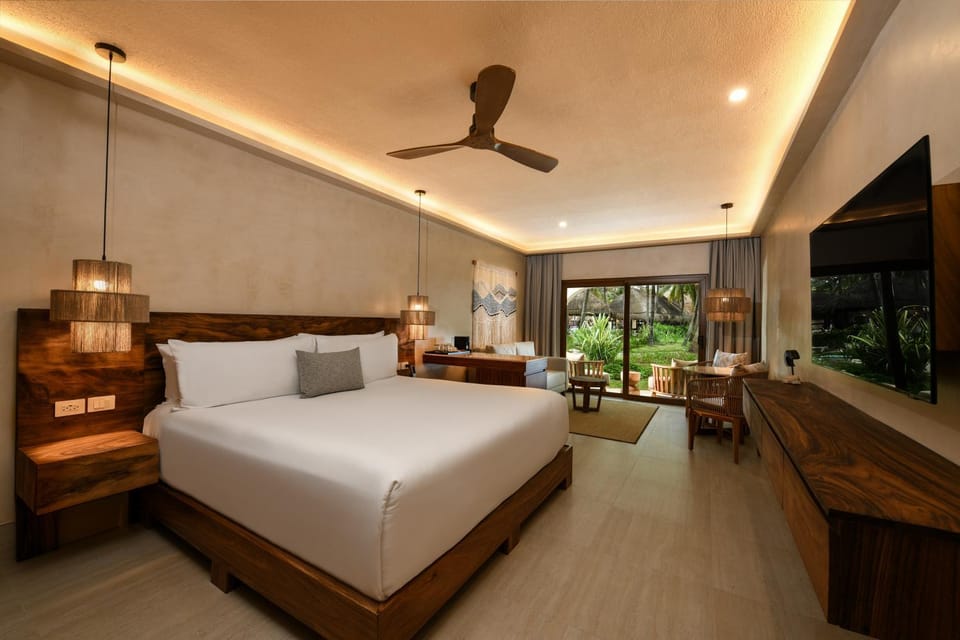 Communal lounge/ TV room, Bed, TV and multimedia