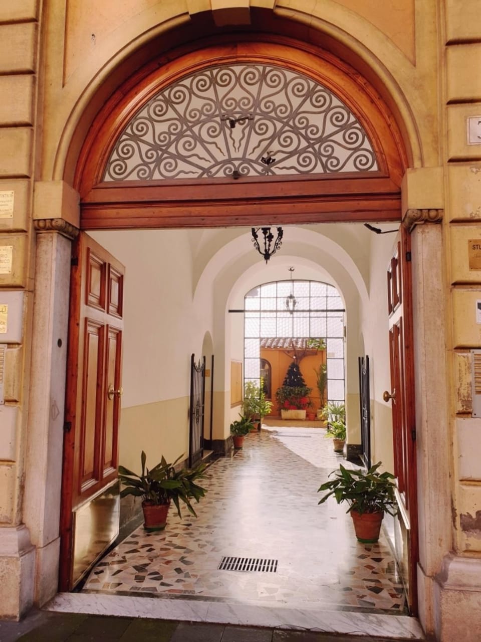 Facade/entrance