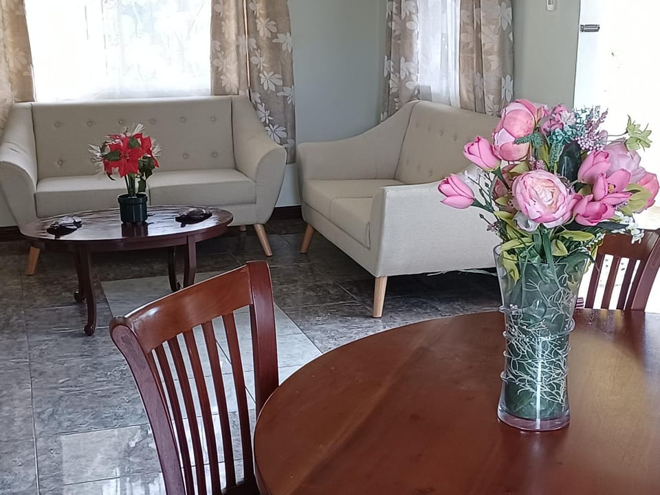 Lounge or bar, Dining area