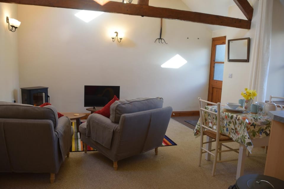 Facade/entrance, Living room, Dining area
