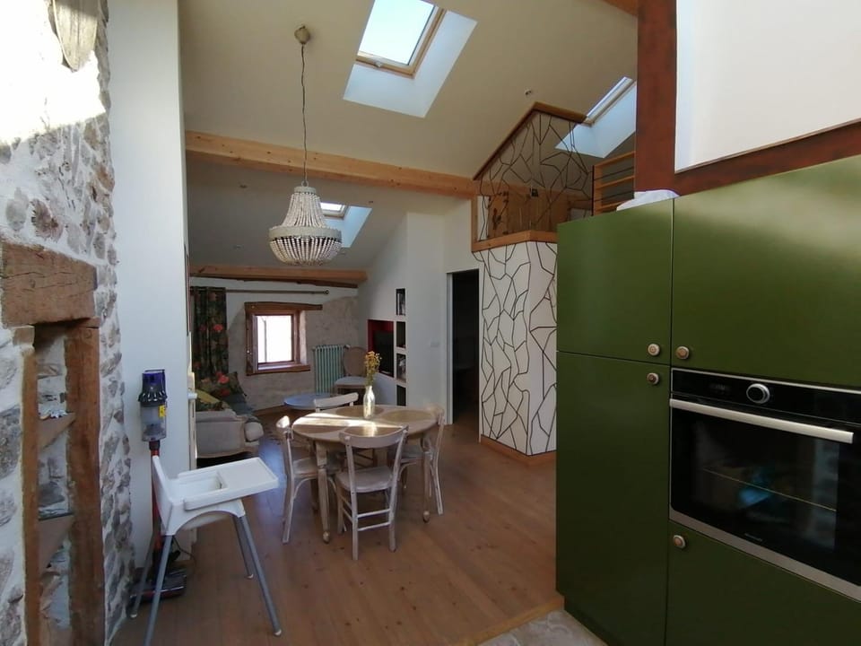 Joubarbe Les Herbes de la Saint Jean Apartment in Auvergne-Rhône-Alpes