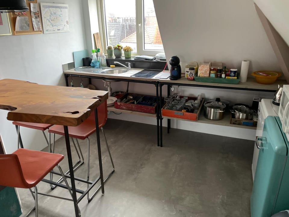 Kitchen or kitchenette