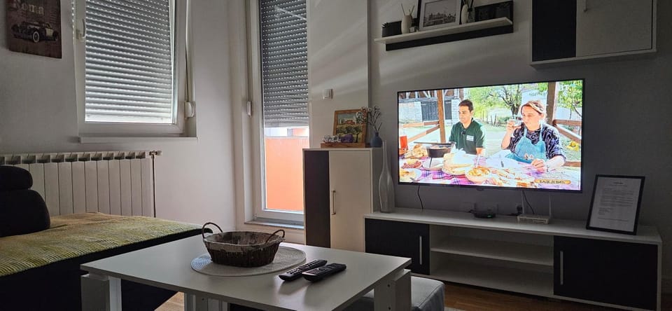 Communal lounge/ TV room, TV and multimedia, Evening entertainment
