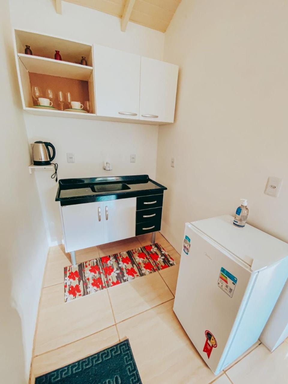 Coffee/tea facilities, Dining area