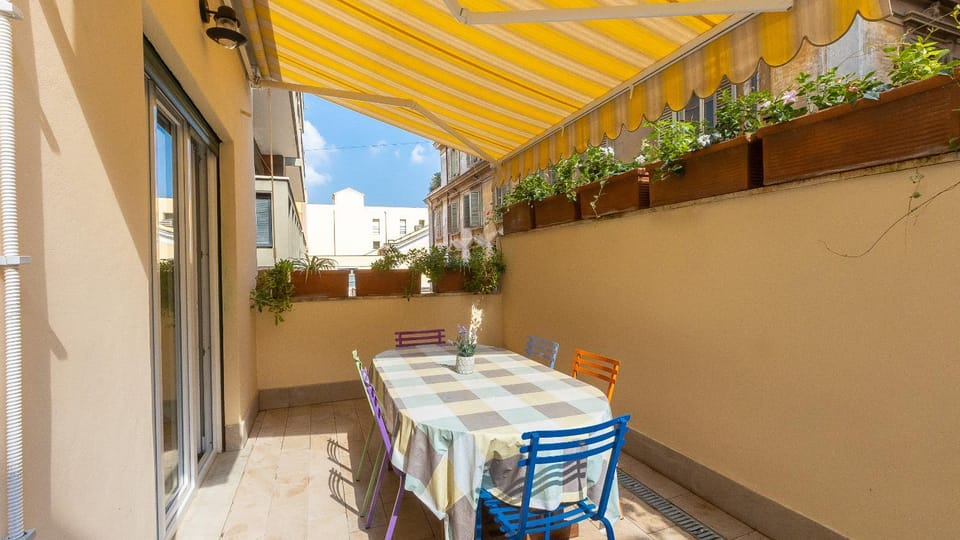 Property building, Balcony/Terrace