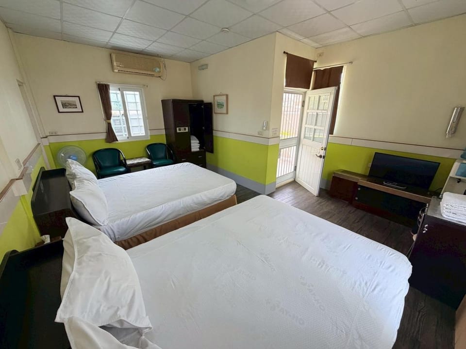 Photo of the whole room