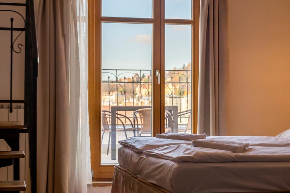 Bed, Balcony/Terrace, Bedroom