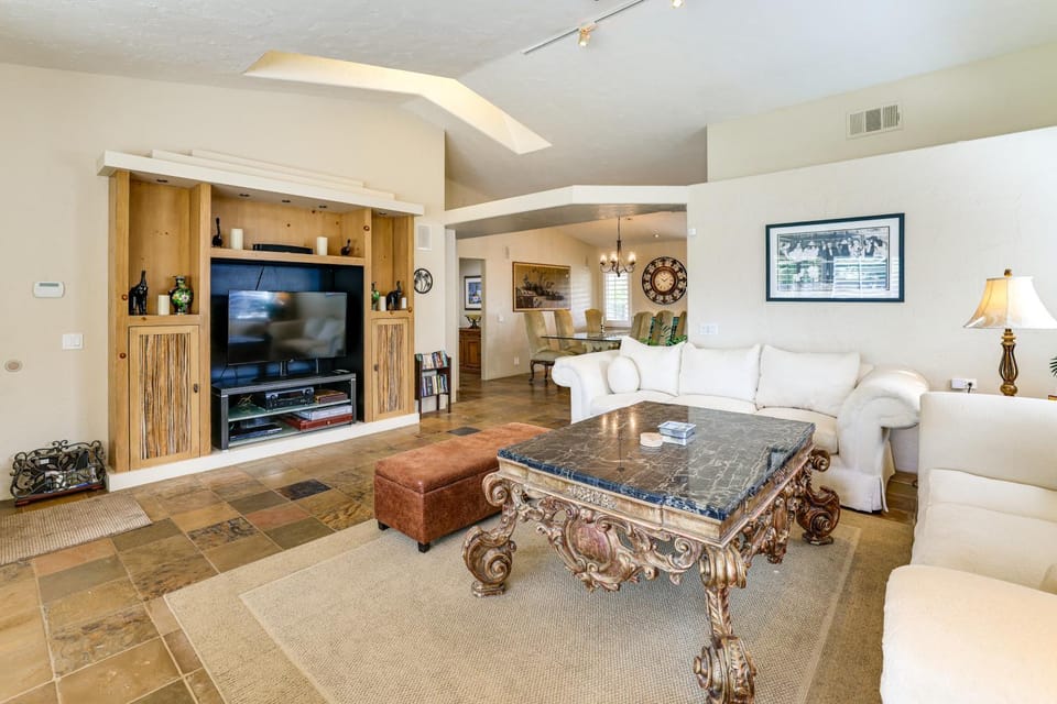Indian Wells Oasis w/ Pool: Walk to Tennis Garden! House in Indian Wells