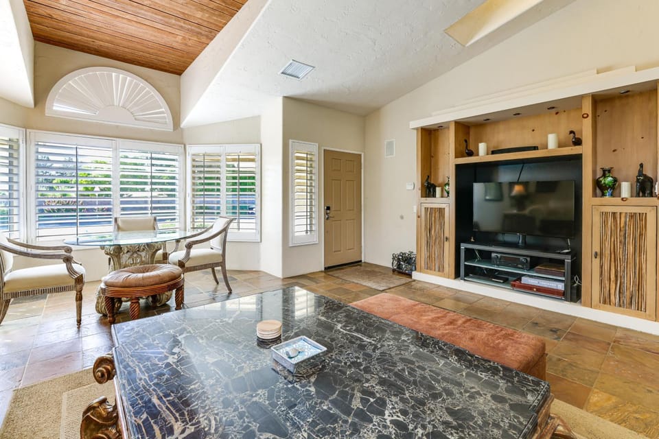 Indian Wells Oasis w/ Pool: Walk to Tennis Garden! House in Indian Wells