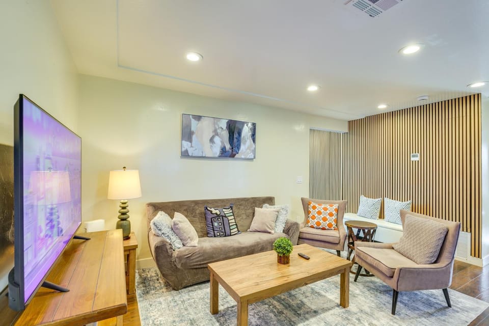 1 Mi to Gaylord Resort and Bayfront Updated Duplex House in National City