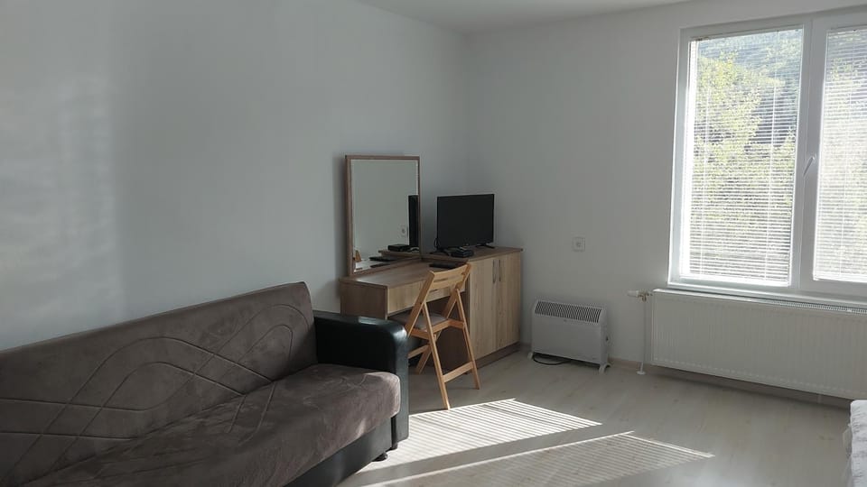 TV and multimedia, Bedroom, hair dresser