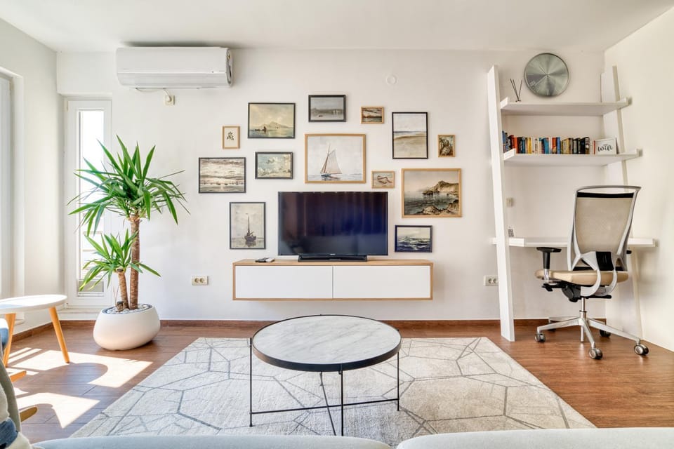 TV and multimedia, Living room, Seating area