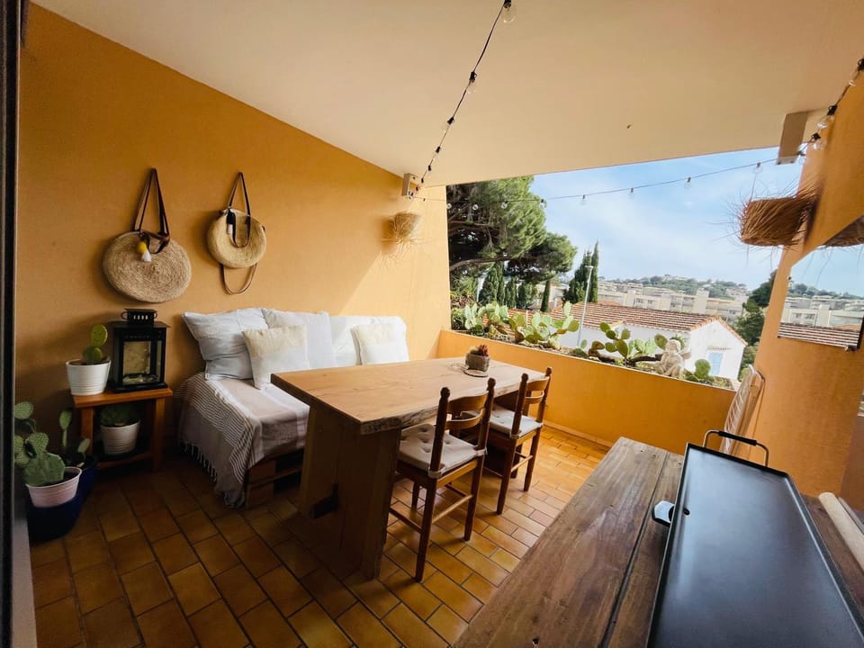 Balcony/Terrace, Balcony/Terrace