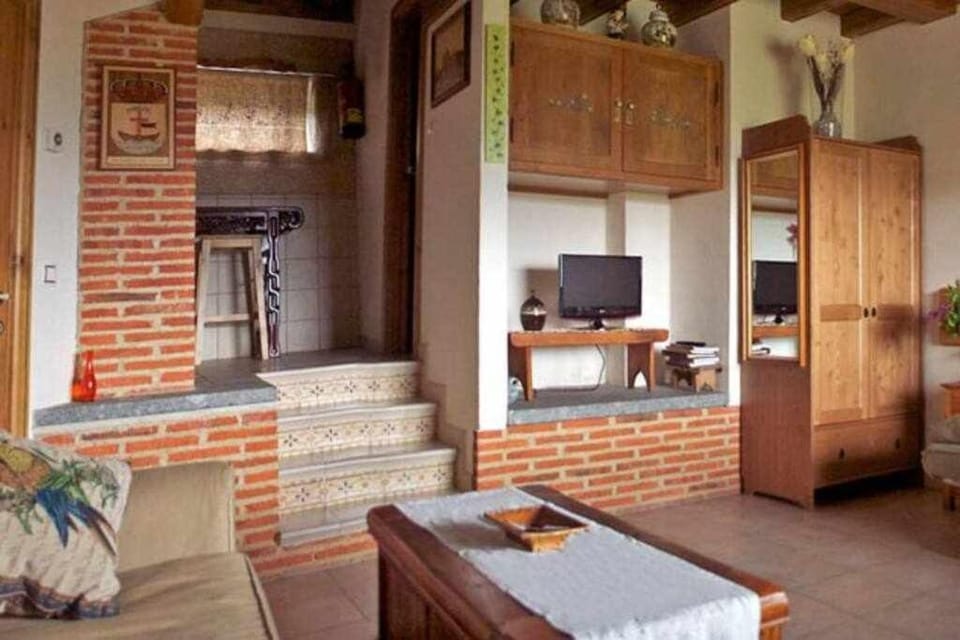 Apartamento rural El Pastor es un estudio con gran ventanal a Gredos Apartment in Castile and León