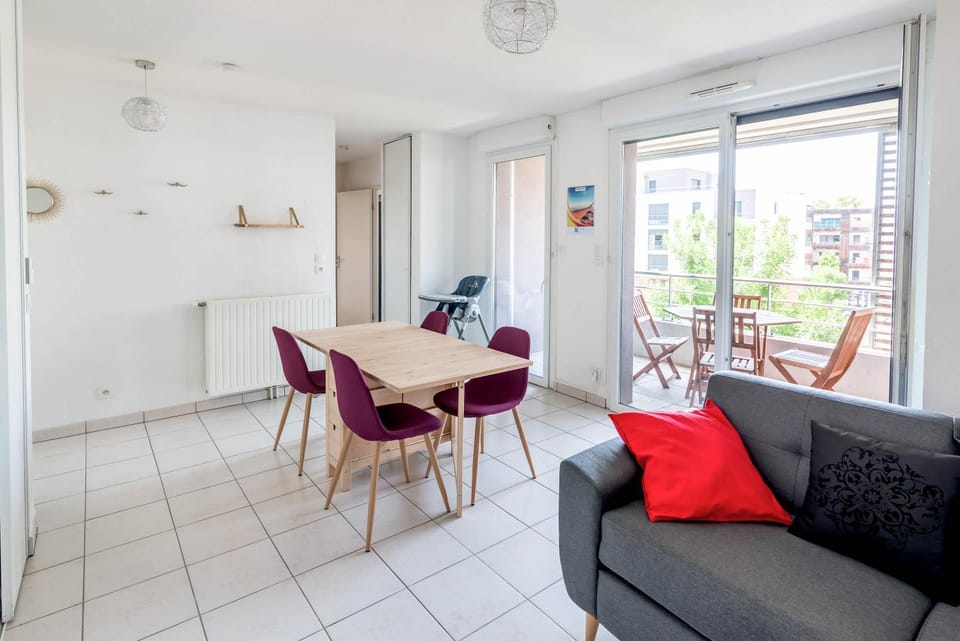 Patio, Communal lounge/ TV room, Living room, Seating area